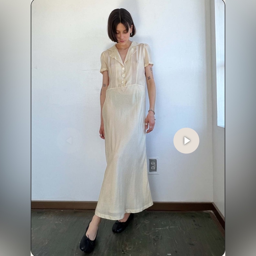 Vintage - Beautiful Cream Dress